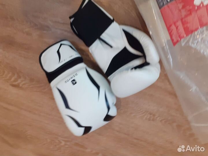 Перчатки боксёрские