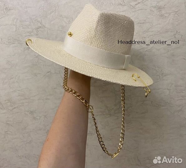 Шляпа из эквадорской соломки токилья с цепочкой