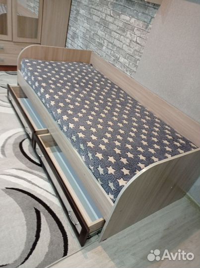 Продаю две одинаковые односпальные кровати