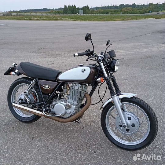 Yamaha SR400
