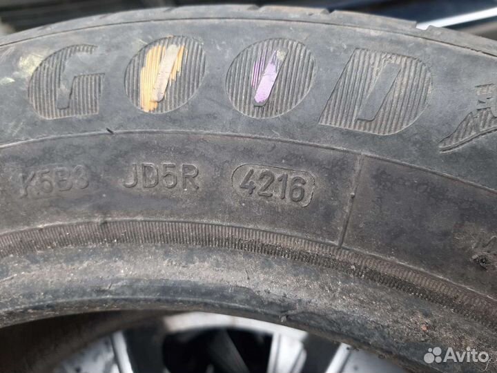 Goodyear Assurance ArmorGrip 215/55 R16