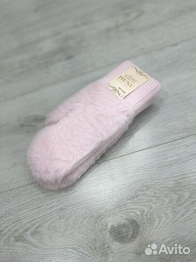 Теплые варежки новые женские