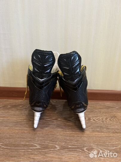 Коньки хоккейные