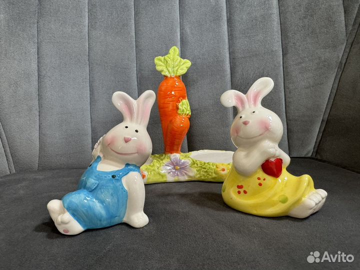 Солонка и перечница; фарфор