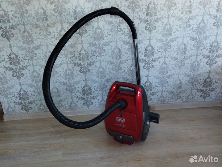 Пылесос magnit RMV-1642