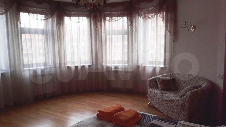 2-к. квартира, 70 м², 13/25 эт.