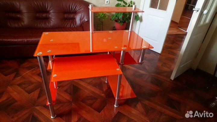Компьютерный стол стеклянный