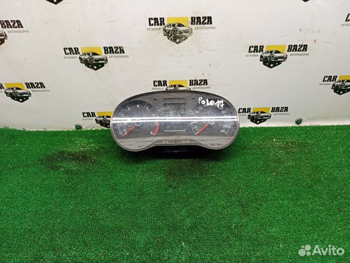 Панель приборов Volkswagen Polo