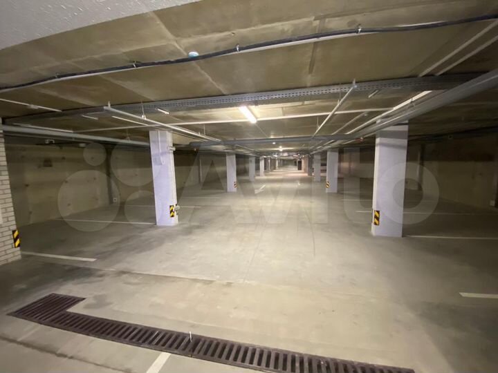 Машиноместо, 13 м²