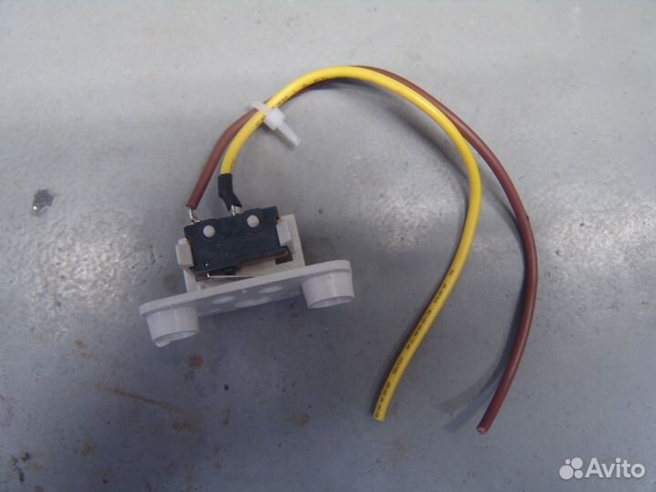 Кнопка безопасности с держателем блендер KT-3030