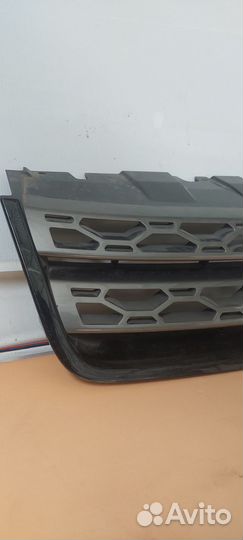 Решетка радиатора Land Rover Discovery Sport L550