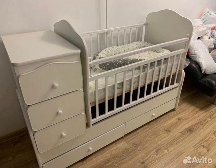 Детская кроватка