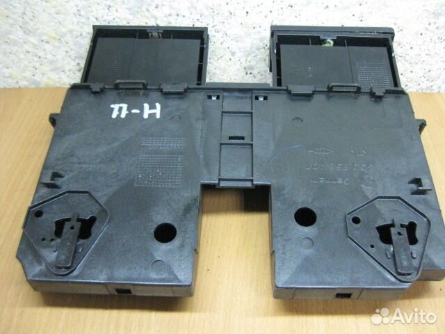 Бардачок Volkswagen Passat CC (2008–2012)