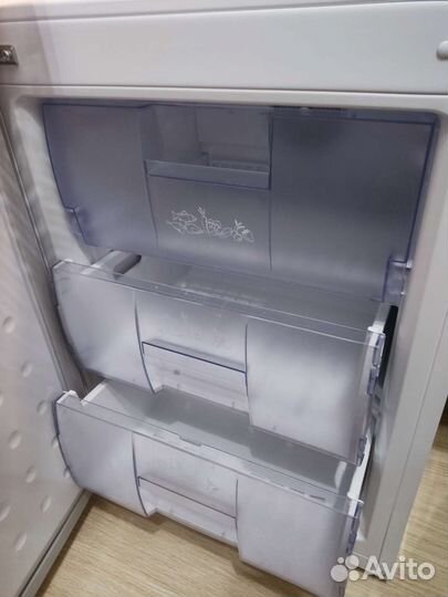 Холодильник новый