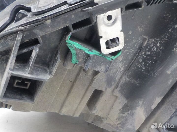 Фара правая Mercedes-Benz C-Class