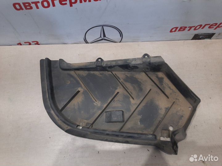 Пыльник двигателя Mercedes E250 C207 271.860 2010