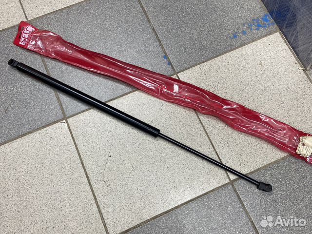 Амортизатор крышки багажника vw T4 1шт