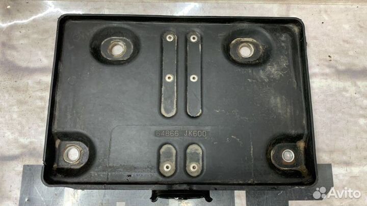 Крепление аккумулятора переднее Infiniti Fx35 S51