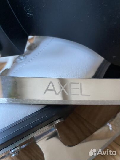 Коньки фигурные Runa с лезвиями Axel