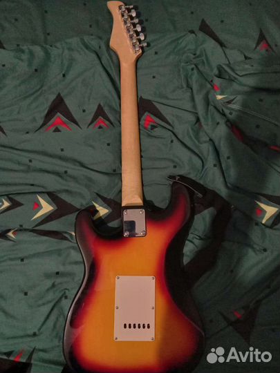 Электрогитара стратокастер
