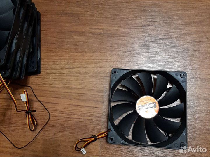 Набор 140мм 3-pin кулеров/вентиляторов для корпуса
