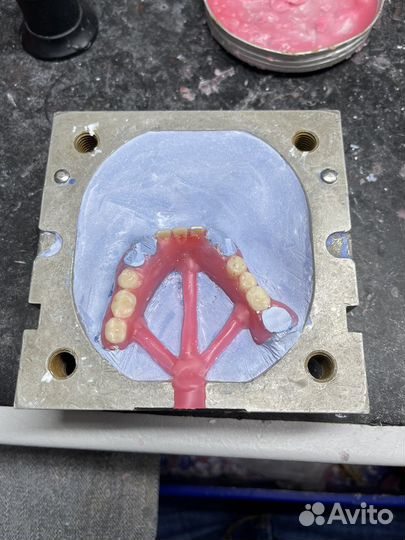 Прессовка протезов /Изготовление протезов