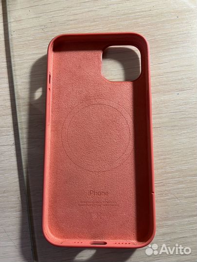 Чехол на iPhone 13