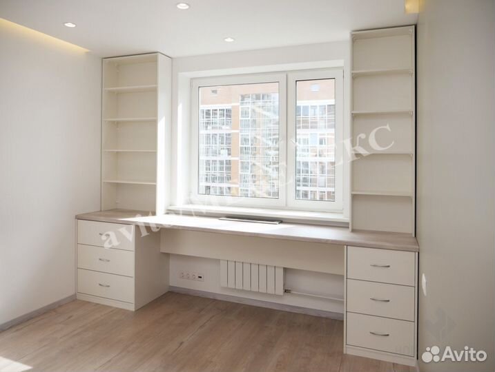 Рабочая зона у окна