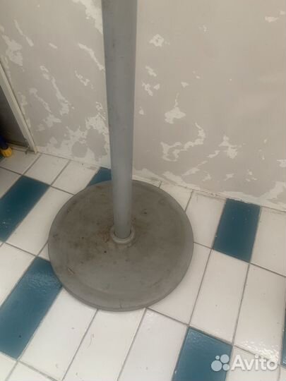 Стойка для одежды