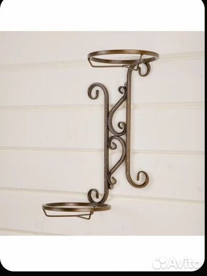 Подставка для цветов на стену