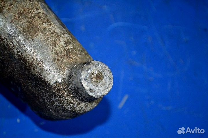 Кронштейн переднего бампера, левый renault trucks