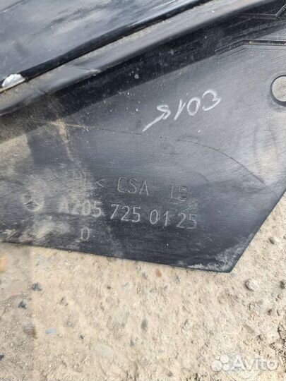 Уплотнитель стекла передней двери Mercedes W205