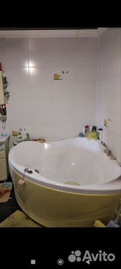 Ванная угловая джакузи