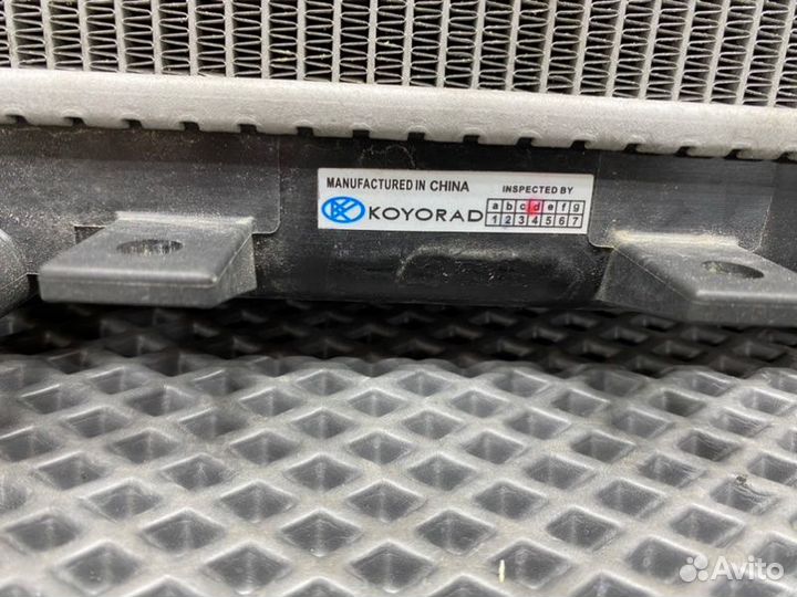 Радиатор охлаждения двигателя Honda Civic FD(4Д)