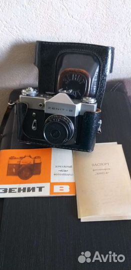 Зеркальный фотоаппарат Зенит В