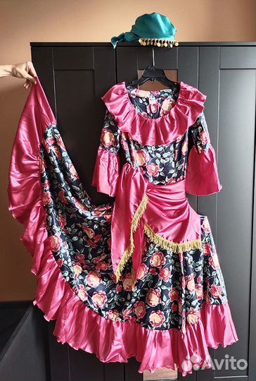 Цыганский, испанский, таджикский, мордовский костю