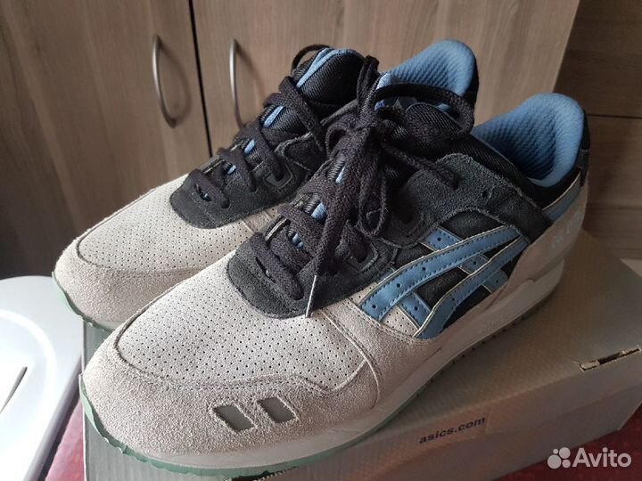 Asics captain deals blue