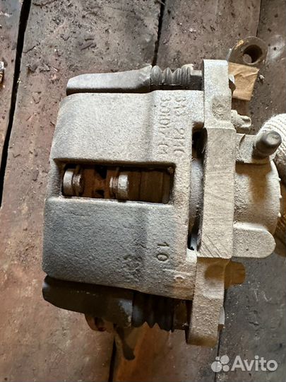 Кулак суппорт диск сборе правый Лада Гранта 2020