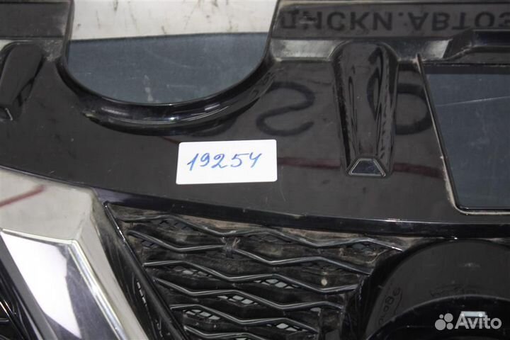 Решетка радиатора Nissan X-Trail T32