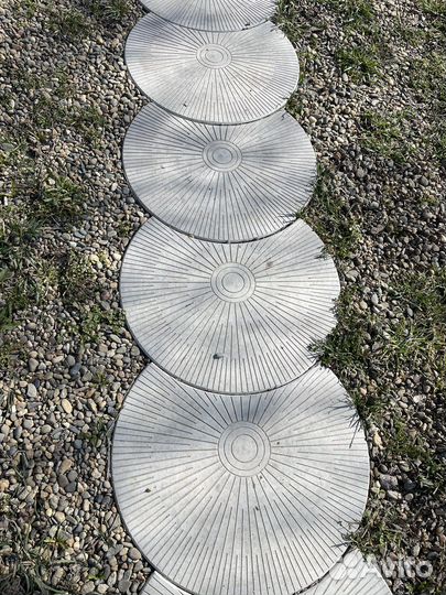 Садовые дорожки (бетонная плитка для дорожек)