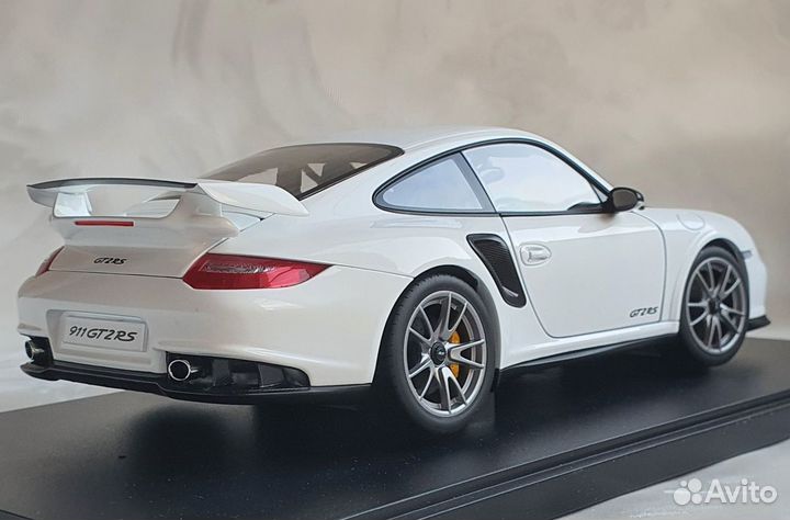 Porsche gt2 rs 1:18