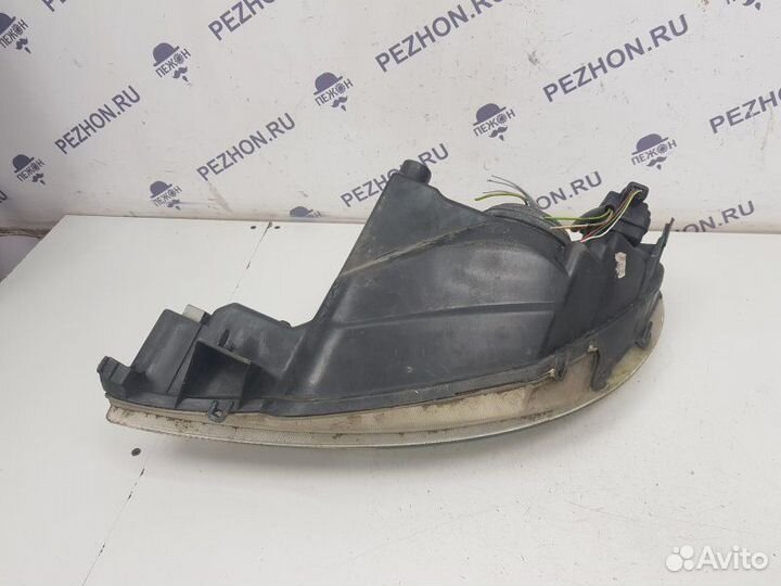 Фара правая Peugeot 206