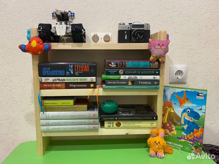 Полка настольная из массива дерева