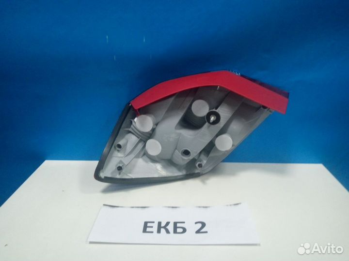 Фонарь правый Skoda Fabia 2 5J 2007-2014