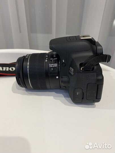 Зеркальный фотоаппарат Canon 650d