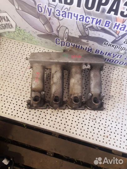 Коллектор впускной Volkswagen Passat B5