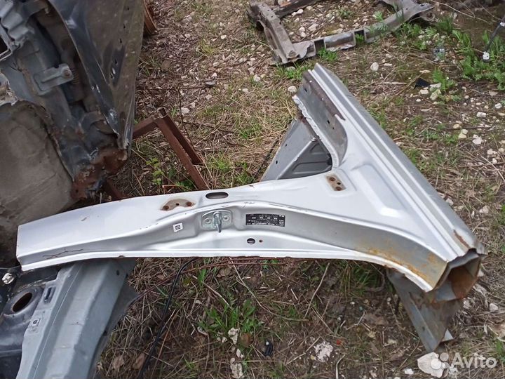 Стойка средняя тойота приус