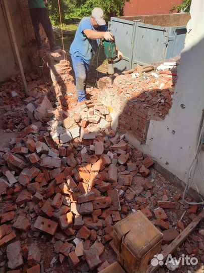 Демонтаж сантехкабины, вынос мусора