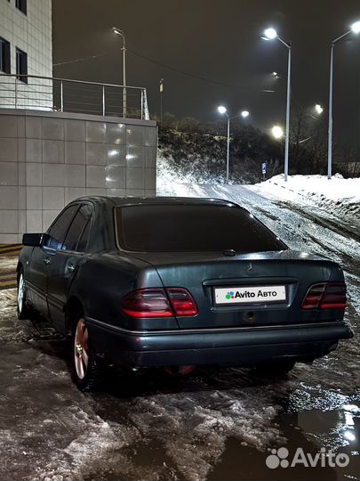Mercedes-Benz E-класс 2.3 МТ, 1997, 250 000 км