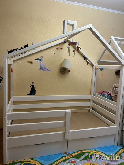 Детская кровать-домик, 165 на 85